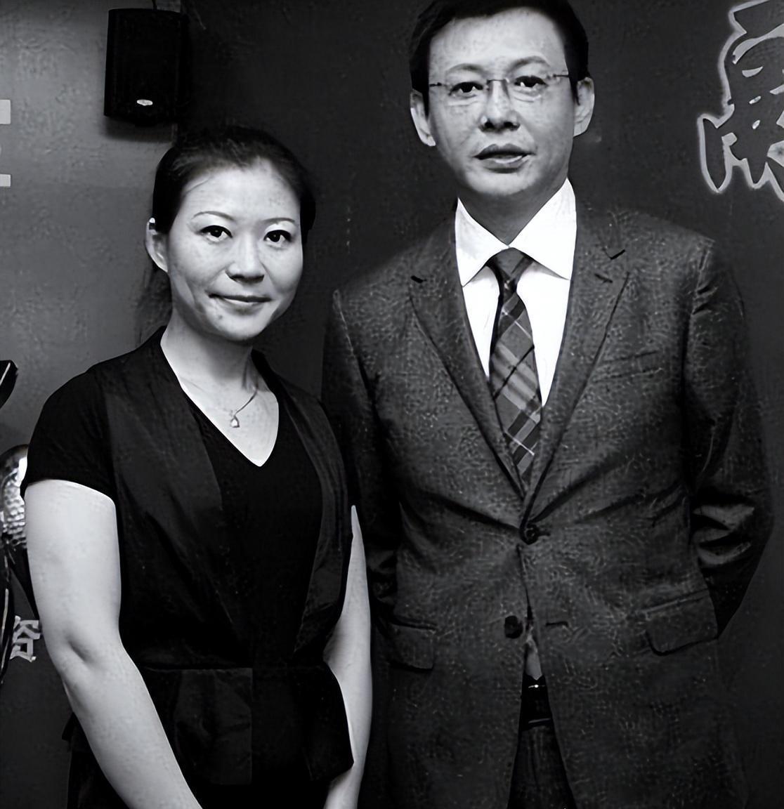 “央视一姐”到“查无此人”，49岁的董卿，终于落到今天这一下场