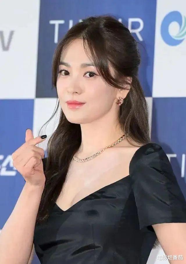 韩国时尚界大型灾难现场！大钟奖嘉宾油光满面，国民女神轰然倒塌