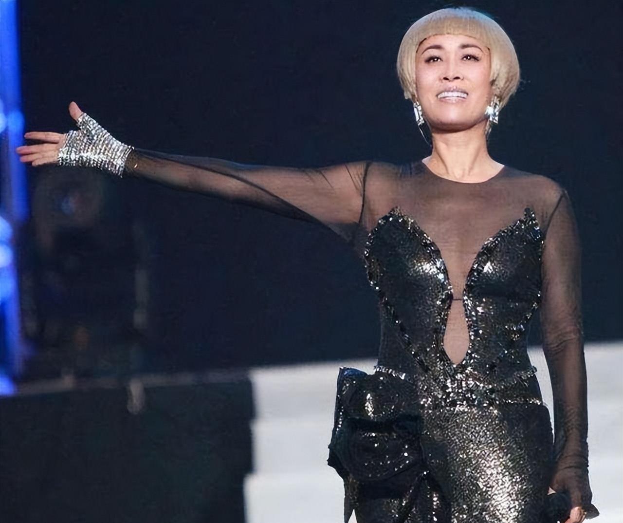 那英|好声音风波持续升级!导师那英突然传出两个坏消息,真让人捏把汗