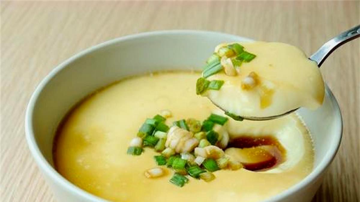 蒸鸡蛋|蒸鸡蛋有技巧,教你3个小妙招,怎么蒸都又嫩又滑,越吃越香