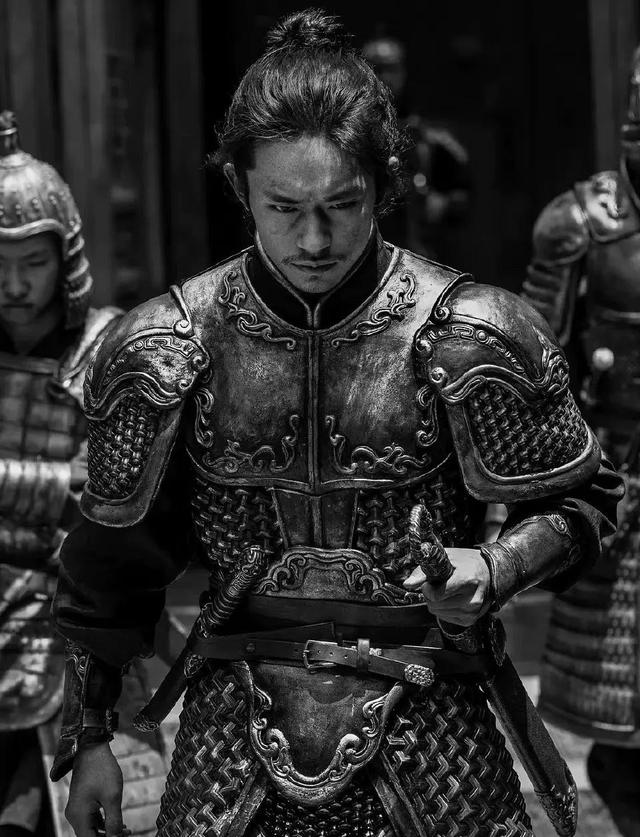 娱乐圈|看了当红明星“判若两人”旧照，才明白资本造星的力度，有多强