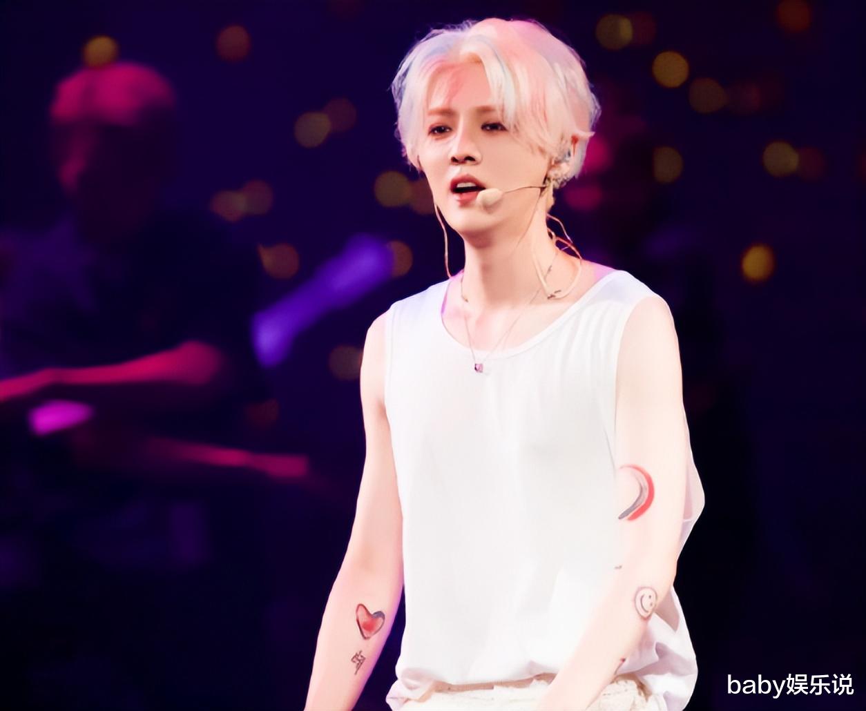 有一种“差距”叫鹿晗与关晓彤，官宣6年后，两人棋局终于被看清