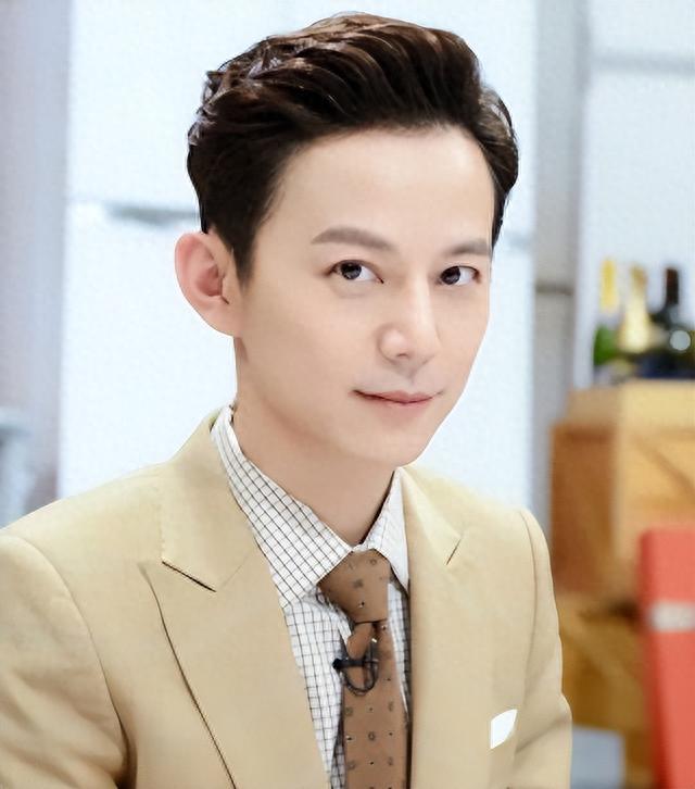 何炅:内娱的希望,新人的启蒙导师,深陷收礼风波后他怎么解释?