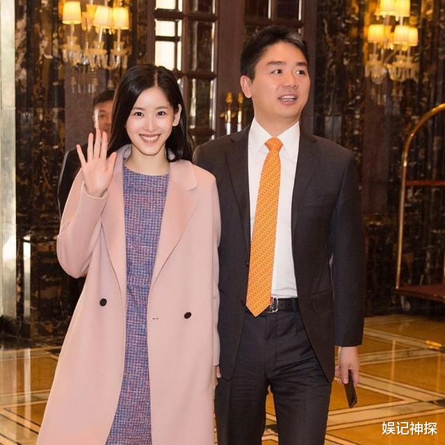 曝王思聪嘲讽章泽天：她就是个“睡二代”，丢尽了清华的脸