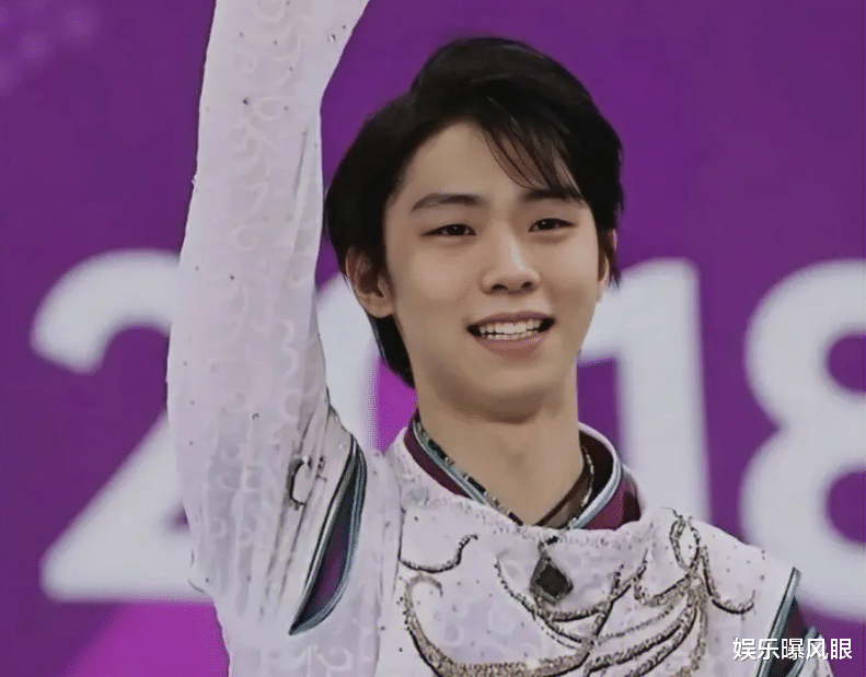 羽生结弦妻子真容曝光:大8岁音乐家,为他辞职退圈,被嘲长得老