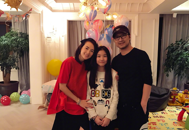 章子怡维护汪峰！否认汪峰爱赌不顾家，辟谣两人分割35亿财产