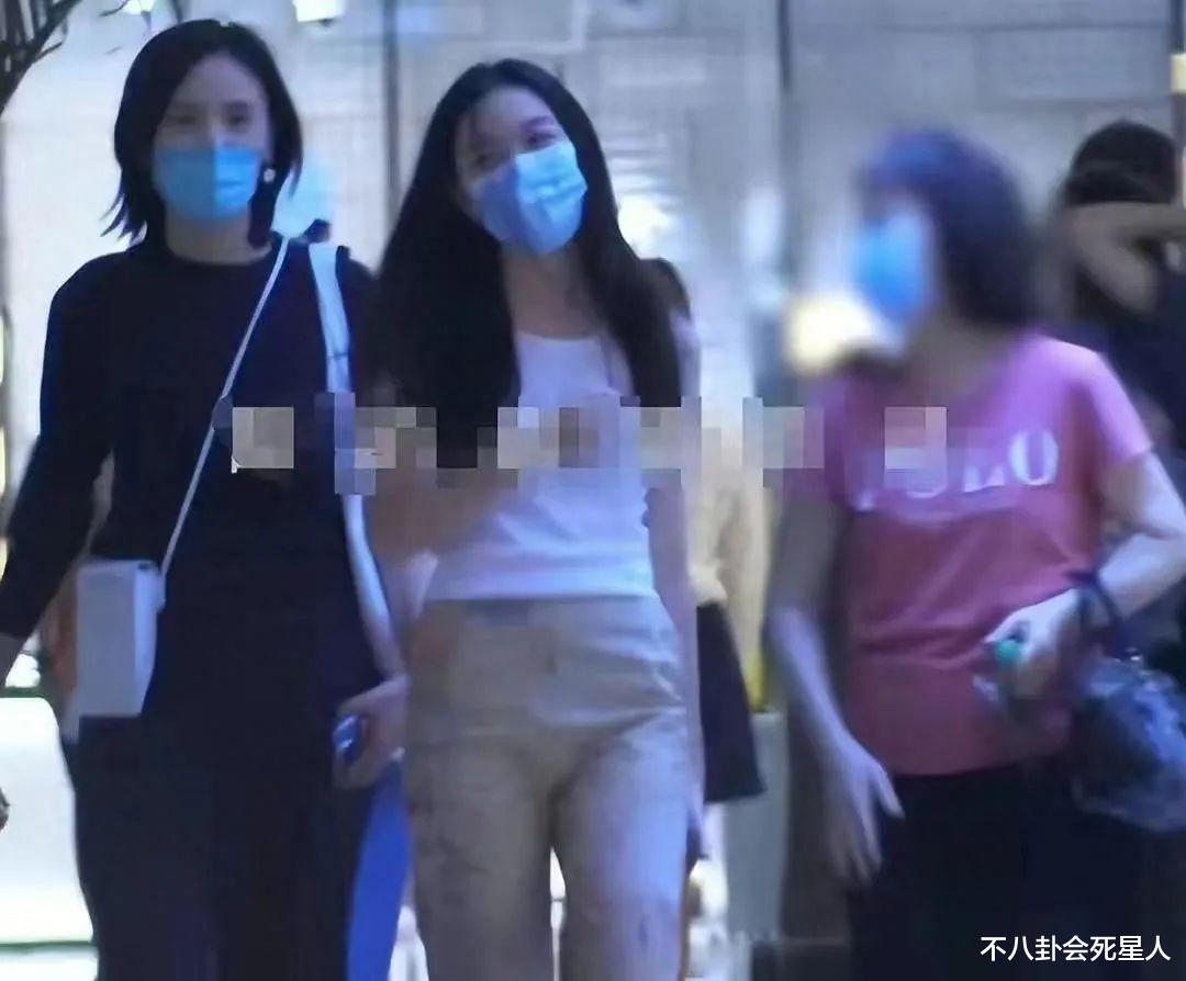 这3位和继母关系亲密的星二代,背后各有各的心酸