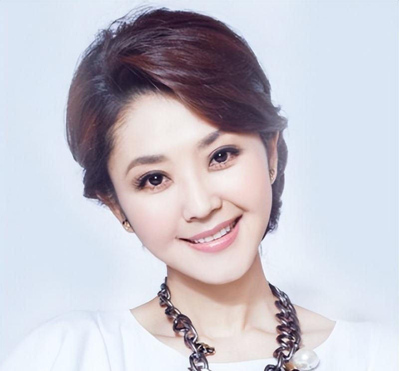 事实证明，央视“一姐”方琼的消失，是整个主持界的悲哀和损失！