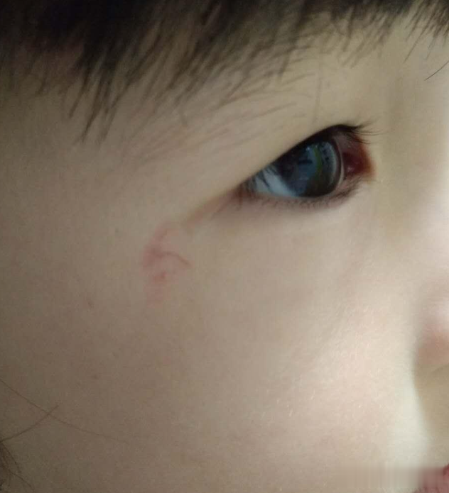 女孩 宝宝出生后“第一抱”很重要，这3种人尽量退后，不是迷信，看看