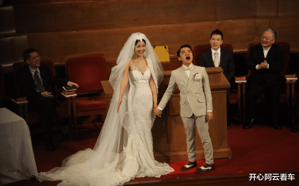 “鲜花插在牛粪”上的10位顶级女星，个个貌美如花，这是真爱吗？