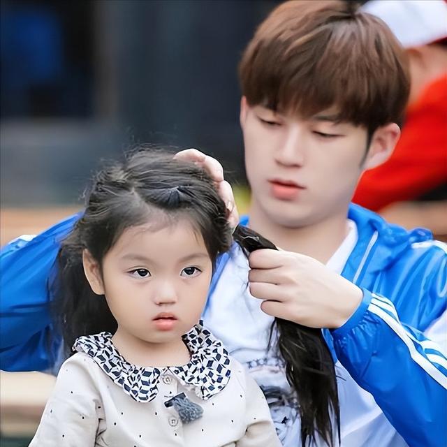 童星阿拉蕾：4岁出道年收入百万，自称要赚钱养弟弟，现状如何？