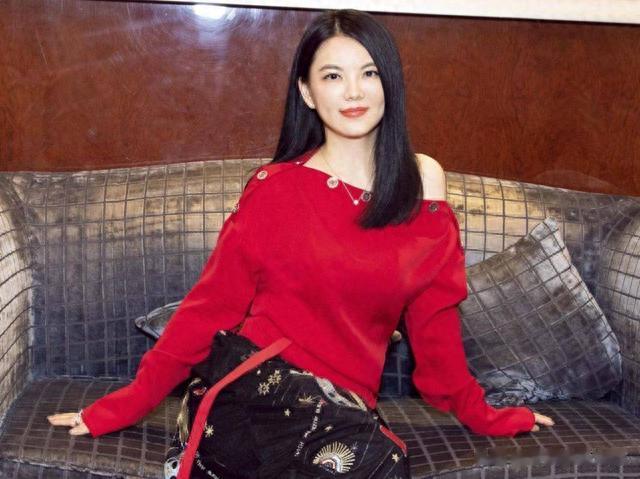 据传李湘身家高达五千亿?细看她资产来源,一切又都在情理之中