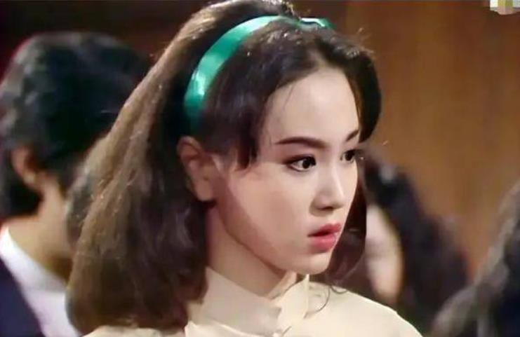 看到周海媚的结局,突然理解了开着电视睡觉的刘雪华