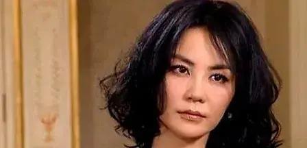 天后王菲离异两次,不敢再婚,最放心不下57岁仍单身的亲哥哥