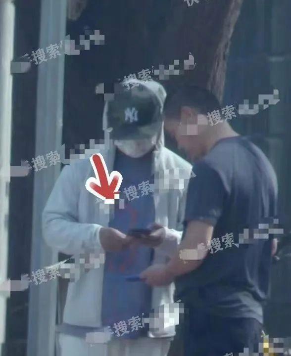 陈羽凡|陈羽凡遭遇车祸！驾驶百万豪车违反交规，淡定给钱私了走人