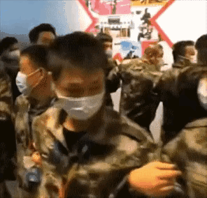 不会烧水，不会穿鞋，自以为很红，娱乐圈的“巨婴们”尴尬又好笑