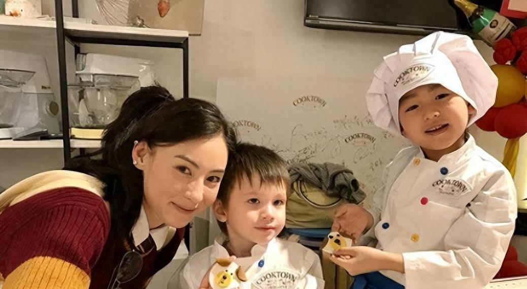 谢霆锋带孩子做亲子鉴定, 张柏芝含泪说出孩子生父, 网友好聚好散吧!