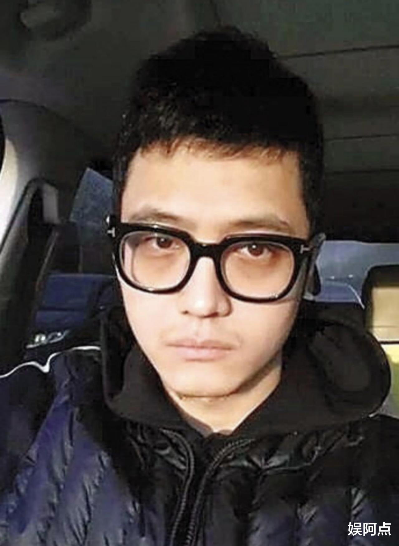 被王宝强送进监狱的宋喆露面了,现身理发店黑眼圈严重!尽显老态