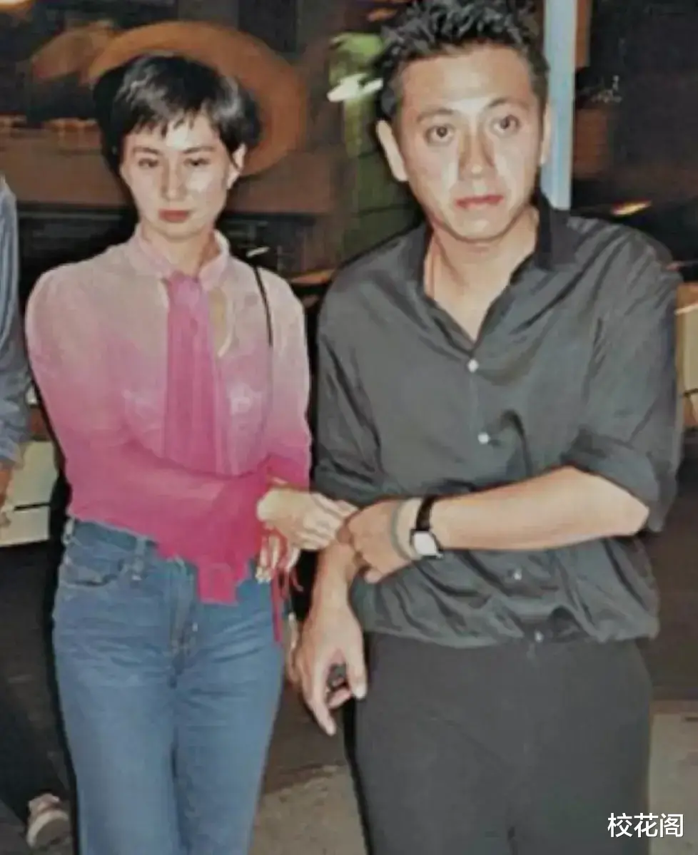杨其龙去喝喜酒被说太自私,不带老婆孩子,知道何超琼去也不避嫌