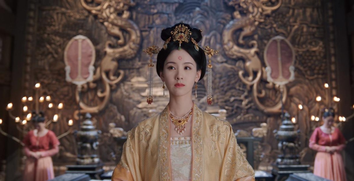《一念关山》:一脸幼态却要演“皇后”,谁的审美出了问题
