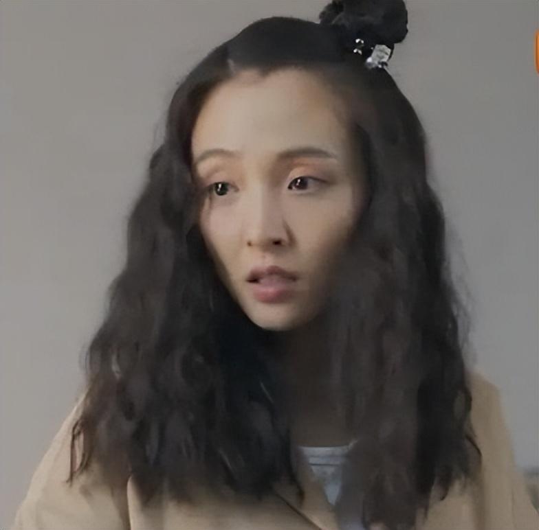 贾静雯|“打针脸”对比天然脸？脸僵硬到不敢笑，浪姐4生图暴露人间真实