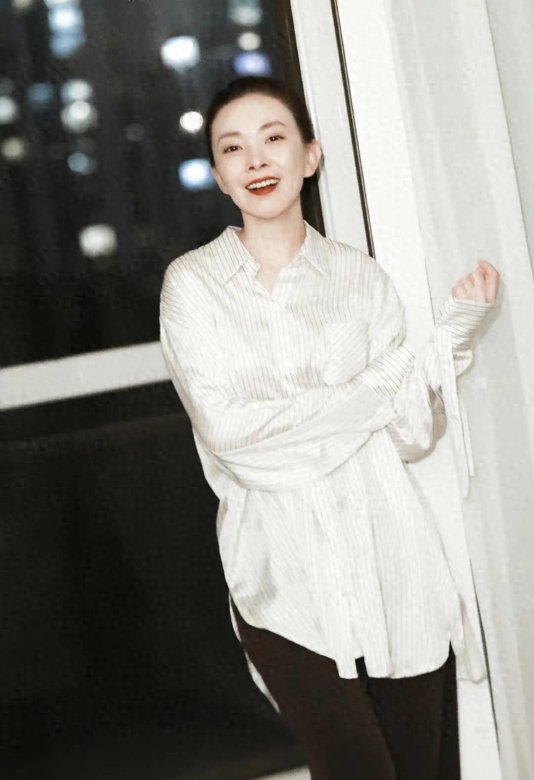 曾是央视知名主持人，转行做演员后嫁圈外富商，今47岁成人生赢家