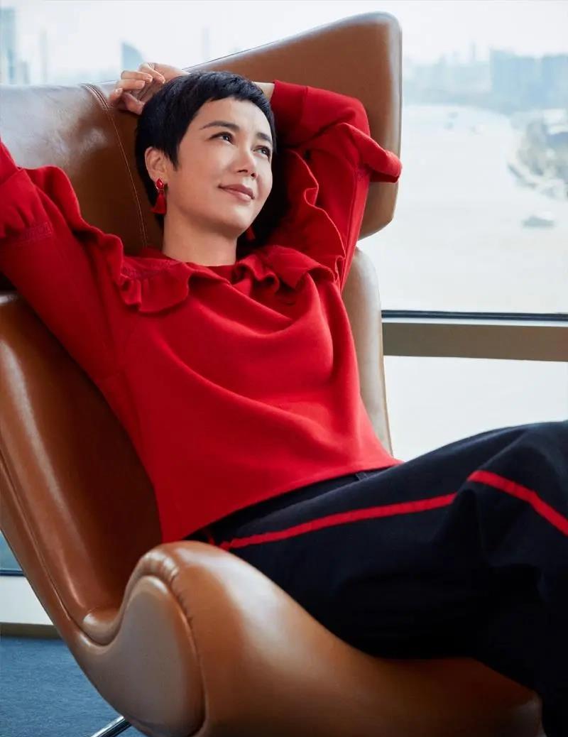 “包养门”事件再升级！56岁的蒋雯丽，不再被世界宽容