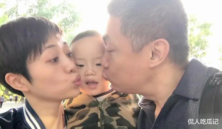 张龄心:谈了19年师生恋后,她从丁克一族变成贤妻良母,还是丈夫的御用女主角