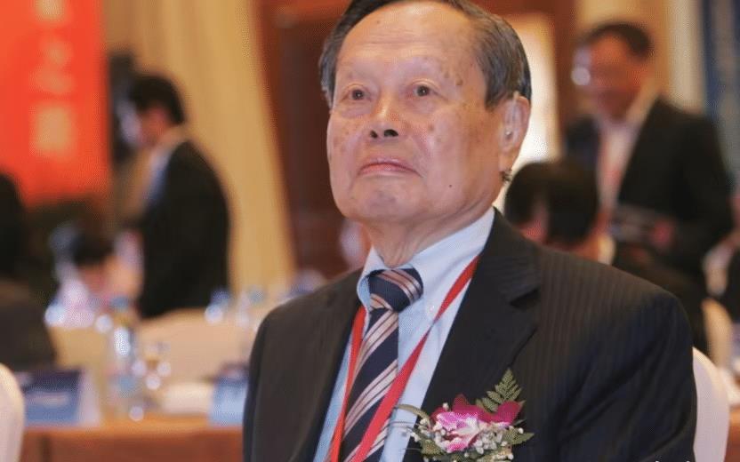 |杨振宁的一纸退休金，彻底揭开了翁帆的“遮羞布”