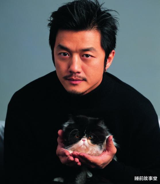 李亚鹏|李亚鹏再被执行4000万，直播间为500元认大哥，娇妻接广告被骂惨