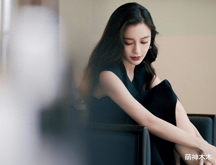 知名娱记曝杨颖确实凉了，回顾其演艺生涯，多次在网友雷区蹦迪