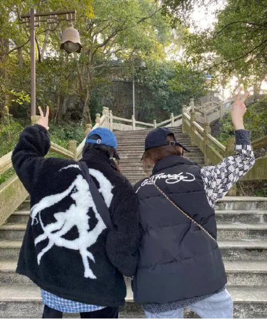 杨幂刘诗诗同框,再续友情引热议,网友:和杨颖还会做好友吗?