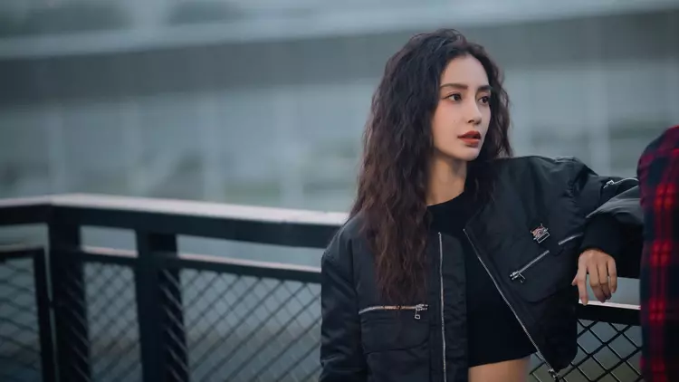 杨颖疯马秀内场照曝光,再度引发质疑,无视舆论争议终自食了恶果