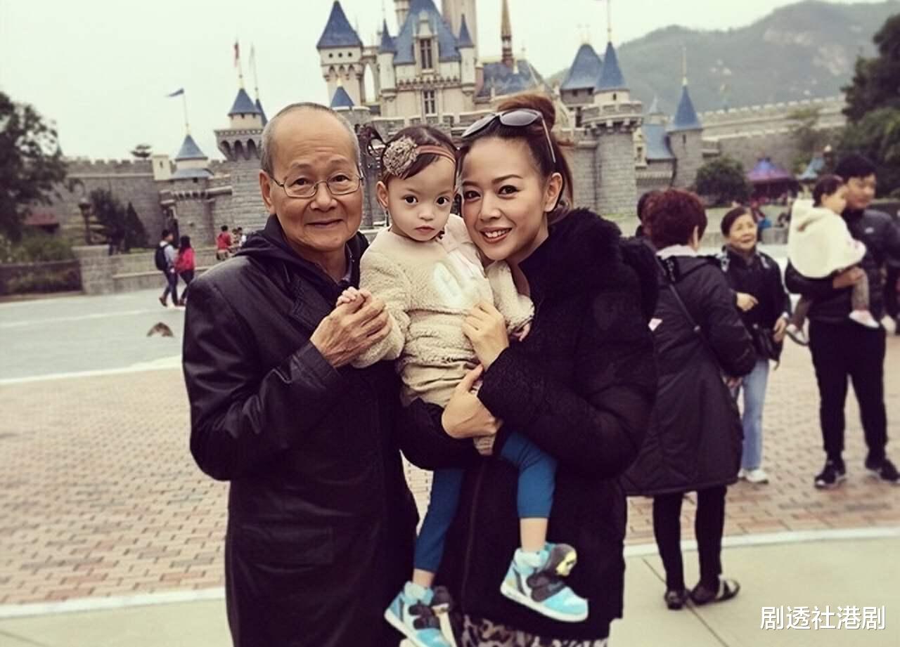 香港知名女星患病女儿极速成长，12岁仍不会说话，多位至亲相继离世
