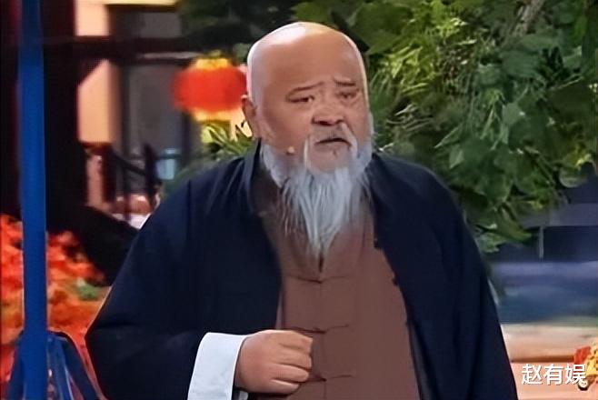 不顾医生劝阻，每天2包烟，顿顿8两白酒的演员李琦，如今变成这样