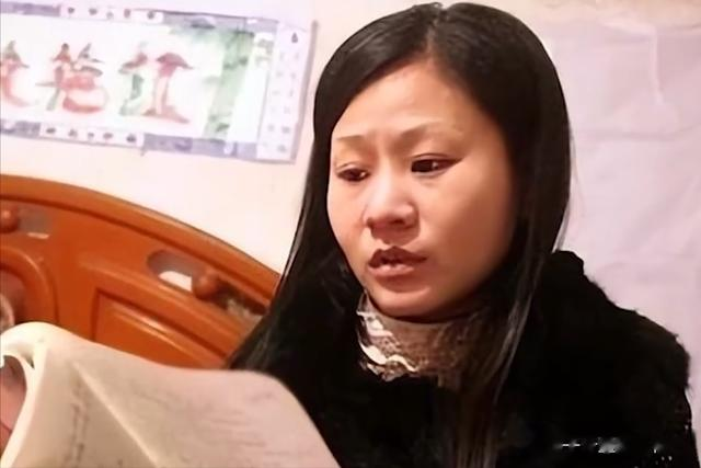 6岁喜欢刘德华,为其自杀3次、守身如玉29年,敖艳红有多疯狂?