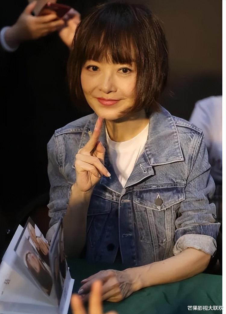 “访谈一姐”到“查无此人”，53岁的鲁豫，终于落到今天这一下场