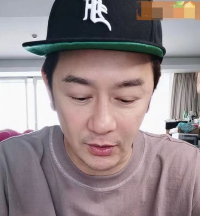 陈浩民|陈浩民现身珠宝店被偶遇，多位助理围着拍视频，动作浮夸遭吐槽