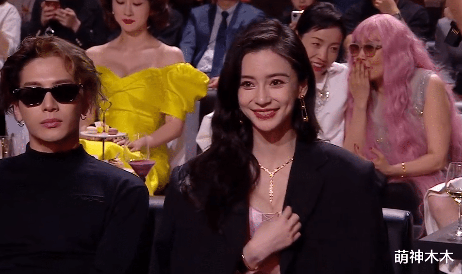 赵丽颖|芭莎派对座位分布来了!赵丽颖地位稳固坐主位,唐嫣逐步被边缘化