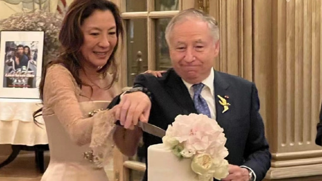 恭喜！61岁杨紫琼办婚礼，恋爱19年嫁千亿富豪，继子拒合影引争议