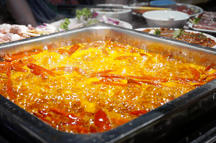 美食探店|吃火锅时，服务员频繁热情的问要不要“加汤”，其实这是一种暗示