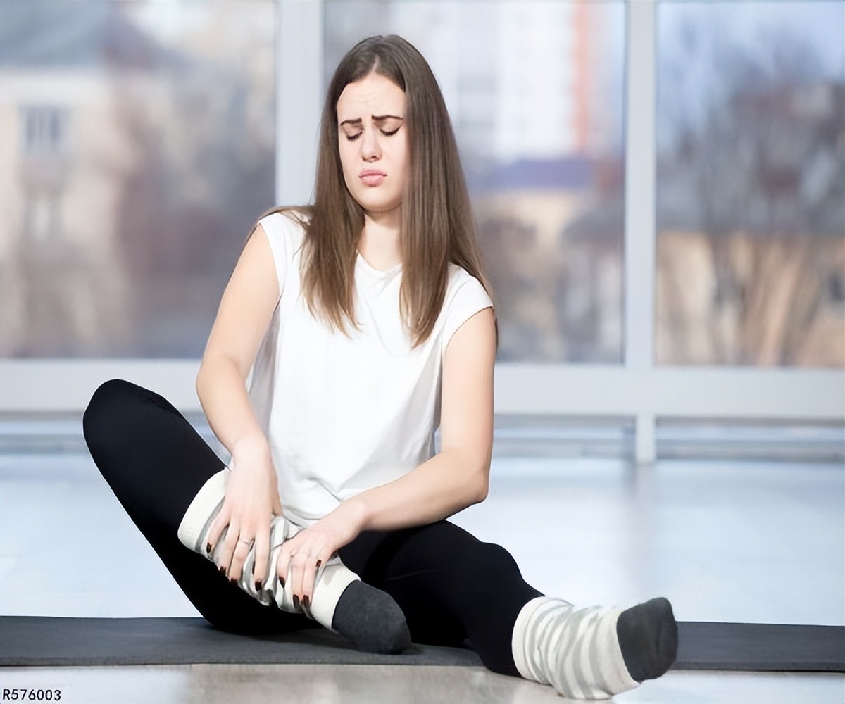 为何一骨折，往往会引发肌肉萎缩？要想肌肉促进恢复，做好3件事