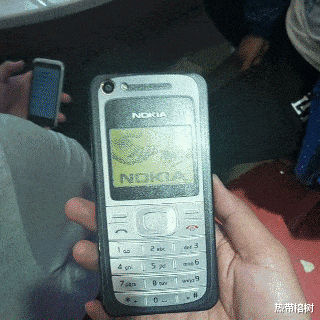 型男 “原来男生的胡子,对颜值至关重要啊,型男变呆瓜!”