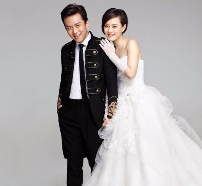 曝邓超出轨19岁嫩模！与孙俪发生婚变，孙俪深夜发文：再见婚姻！