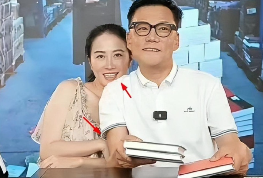 打脸了!59岁李国庆否认与小16岁叶璇绯闻:她单方面明送秋波、示爱