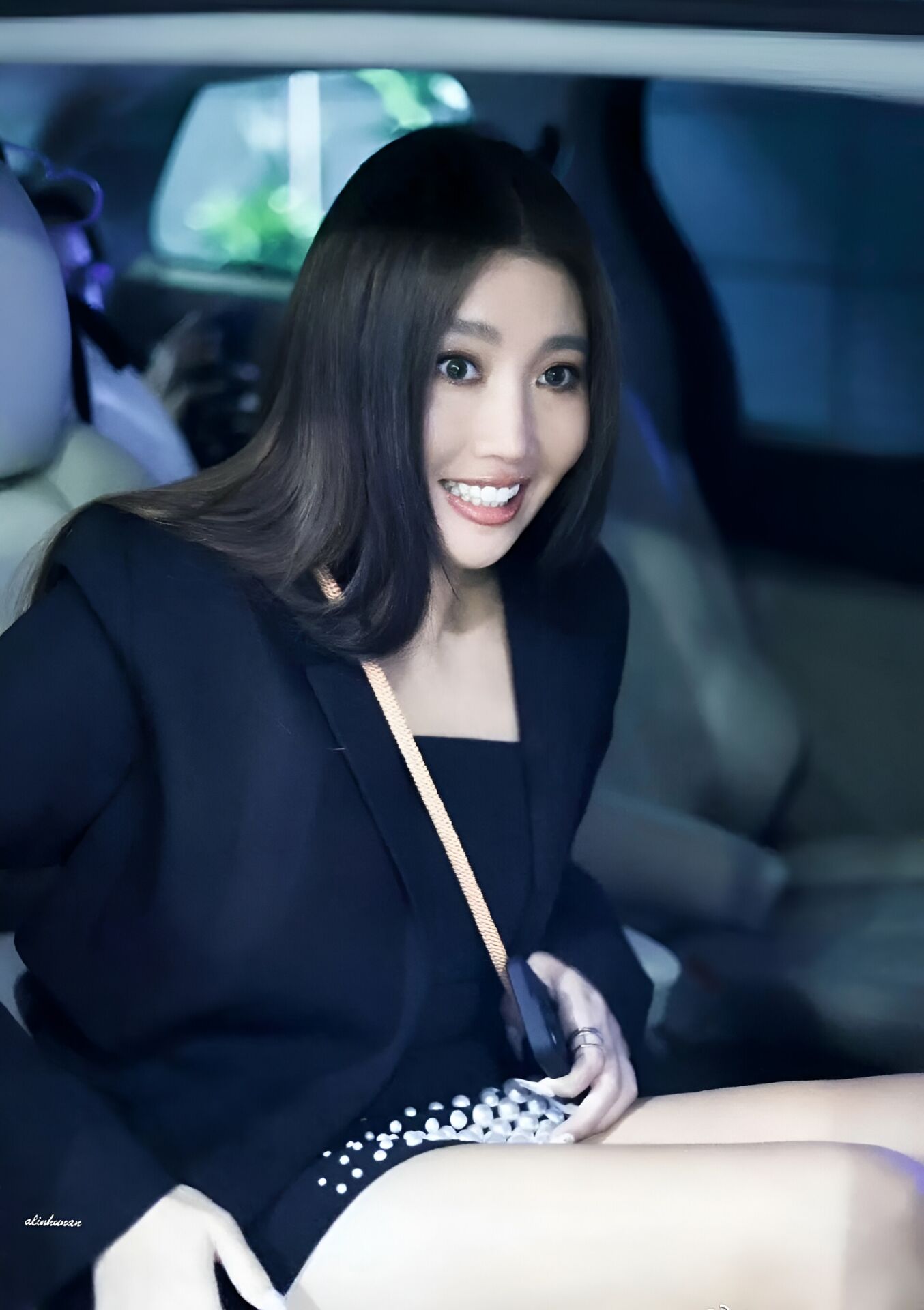 谢娜|《浪姐4》开录，谢娜酷girl装扮又美又飒，疑初舞台排名第7