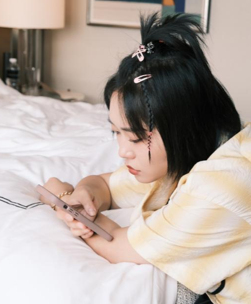 校友眼中的李雪琴是个“怪人”,内耗严重,父母离婚是病因!