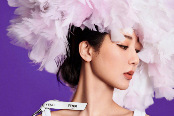 杨紫容貌漂亮有活力，但因代言引热议，众人讽刺其媚南朝鲜