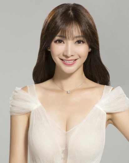 柳岩|柳岩,一路走来不容易,是时候该大红大紫了