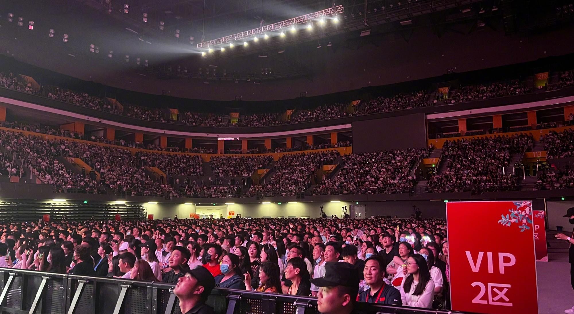 |曹云金直播相声大热，郭德纲发三字评论